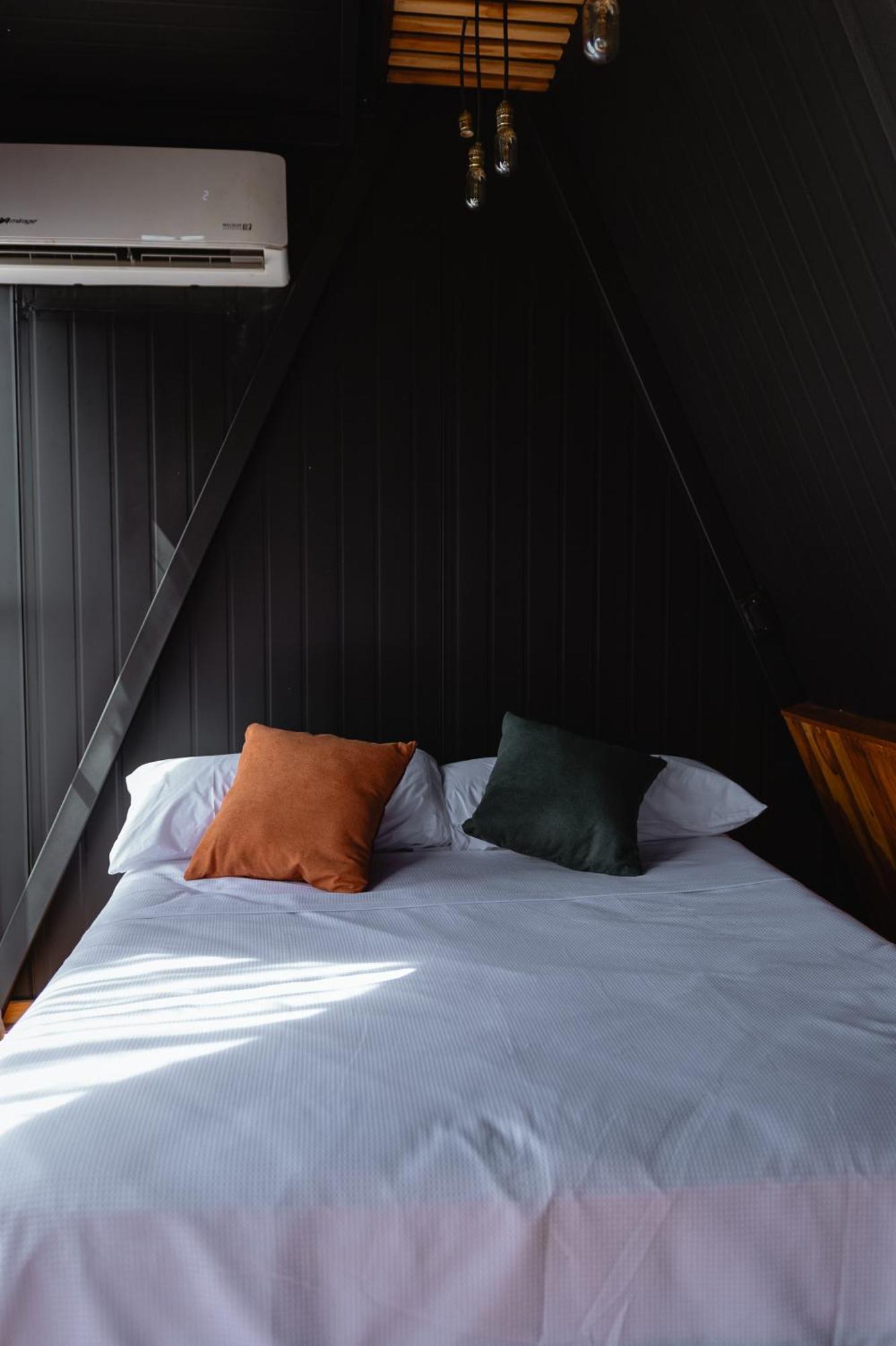 Hotel Coyote Alcocer Zewnętrze zdjęcie